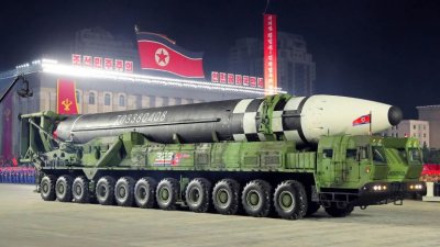 Северна Корея изстреля две балистични ракети