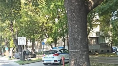 Уникум: Джип с жена зад волана се вряза в пожарен кран в Пловдив