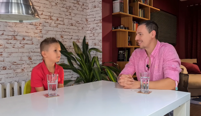 Синът на Милен Цветков стана влогър, Дани Петканов го рекламира (ВИДЕО)