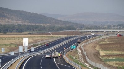 Шефката на „Автомагистрали“: Политиците ще ни фалират, може да няма „Хемус“