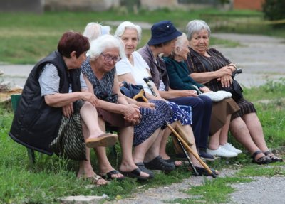 Одъртяваме бавно: България се превръща в старчески дом