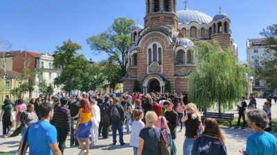 Последно сбогом: Стотици изпратиха Марин Бодаков