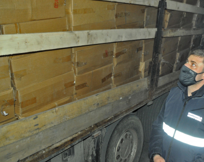 Спипаха украинец с контрабандни цигари за 42 бона в Поморие