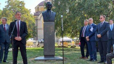 Първанов на откриването на бюст-паметник на американския президент Удроу Уилсън