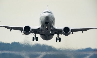 Самолет на САЩ кацна аварийно в Атина