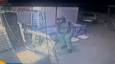 Младеж отмъкна оборота на столичен магазин