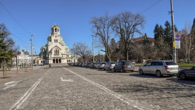 Вълкът козината си мени...: Депутатите си върнаха безплатното паркиране