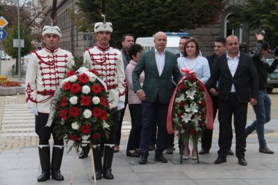 Нинова: Защитата на достойнството на България е задължение най-вече на политиците