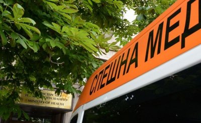27-годишен мъж почина, докато чака линейка