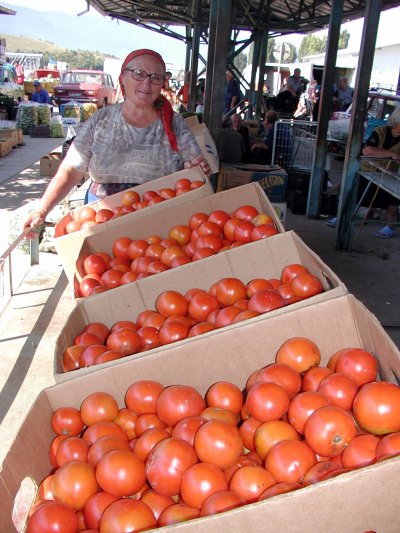 Вкусни домати от родния град на Ванга сринаха цените