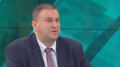 Корабният спец Емил Радев: ЕК да ни помогне със заседналия "Вера Су"