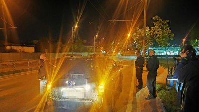 Гонка прати три девойки в болница