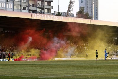 НАП обяви на търг бургаския стадион "Лазур" 