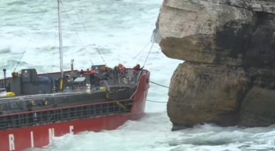 Евакуират моряците от Vera Su (НА ЖИВО)