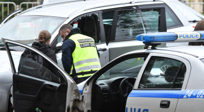 18-годишен си спретна гонка с полицията, задържаха го
