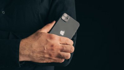 Apple господства над смартфон пазара със 75% от печалбата