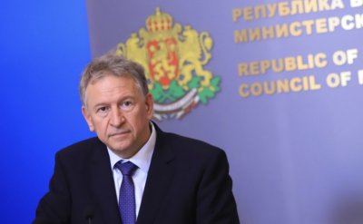 Вдигат заплатите на спешните медици 