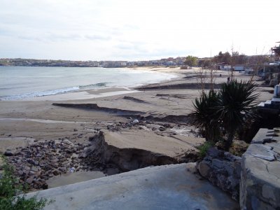 Потопът в Созопол разцепи плаж &bdquo;Харманите&rdquo;