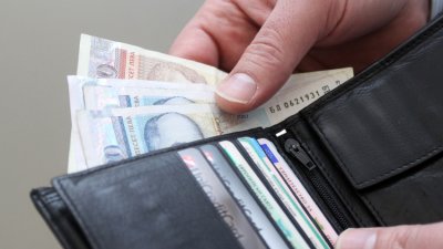 КНСБ иска минимална заплата 700 лв. от 1 ноември