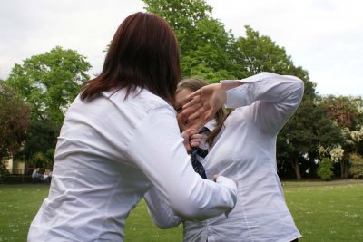 Цирк: Майка и учителка се млатиха в двора на училище 