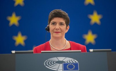 Тежка загуба за българката, която обеща да свали Орбан