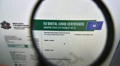Фелдшерът с фалшивите ковид сертификати се сдоби с обвинение