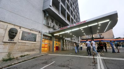 „Пирогов” спира приема на заразени, няма места