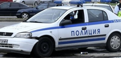 Ядосана шофьорка потроши патрулка 