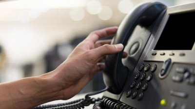 От 2022: Общуваме с властта изрично по телефон, на български или английски