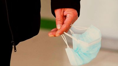 Мъж с COVID-19 обиколя няколко болници, без е прегледан