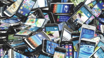 Британският монетен двор ще извлича злато от стари телефони и лаптопи