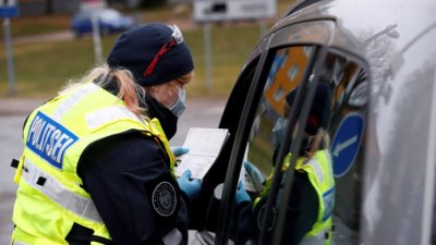 Естония забрани на неваксинирани да посещават обществени места