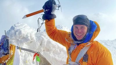 Мъж без крака успя да изкачи осемхилядник