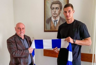 Краев преподписа с Левски