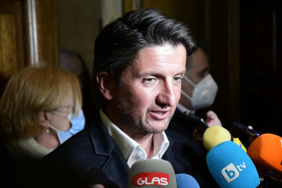 Мирослав Боршош: Нищо не налага затварянето на училищата