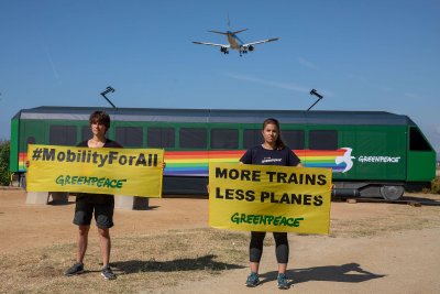 "Грийнпийс": Европа да ползва влакове, а не самолети