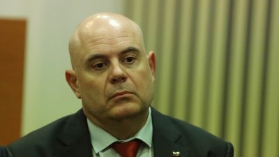 ОБРАТ: Министърът може да поиска оставката на Гешев