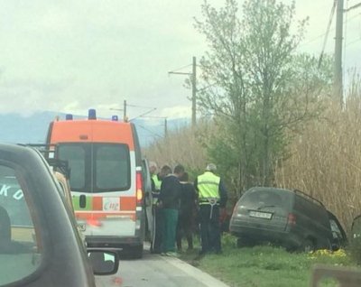Два буса и две коли се удариха на пътя Пловдив-Карлово
