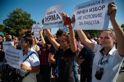 Защо в България антиваксърите са мнозинство