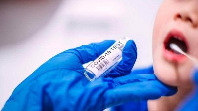 Гърция не щади децата – тества всички от 4 нагоре