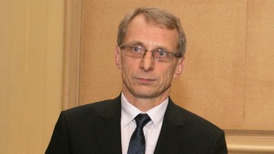 Учениците се връщат в клас - ама друг път