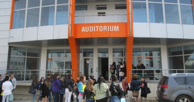Обучаваме за медици още 17 студенти от Северна Македония