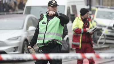 Полицията в Осло застреля нападател с нож