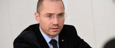 Джамбазки: Лозан Панов да внимава със Скопие, да не стъпи в акото!