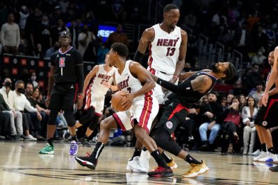 ЛА Клипърс с шеста поредна победа, този път го отнесе Маями Хийт