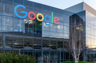 „Гугъл” клекна, ще плаща за авторско право в Германия