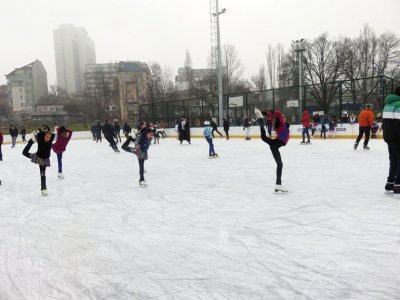 И отново ледена пързалка в &bdquo;Зона Б-5&ldquo; в София