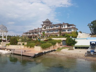 Съдът постанови: Сградата на плажа край "летните сараи" в парк Росенец е незаконна