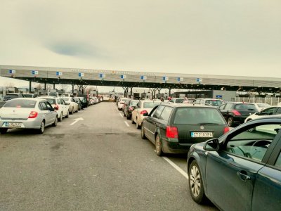 Задръствания по границата с Турция
