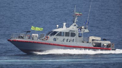 Иран: Следим всички кораби на САЩ